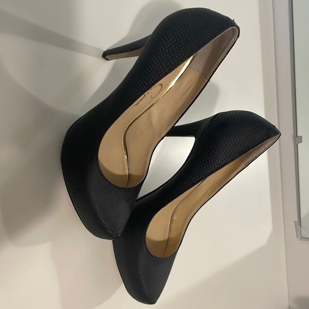 Jessica Simpson new heels size 7/12